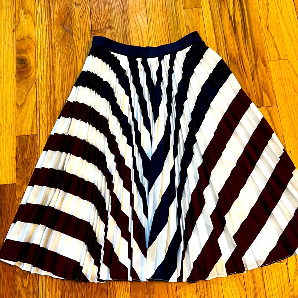Ted Baker pleated maroon and navy midi skirt 3